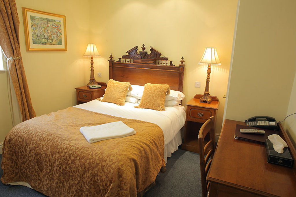The Atherstone Red Lion Hotel Ngoại thất bức ảnh
